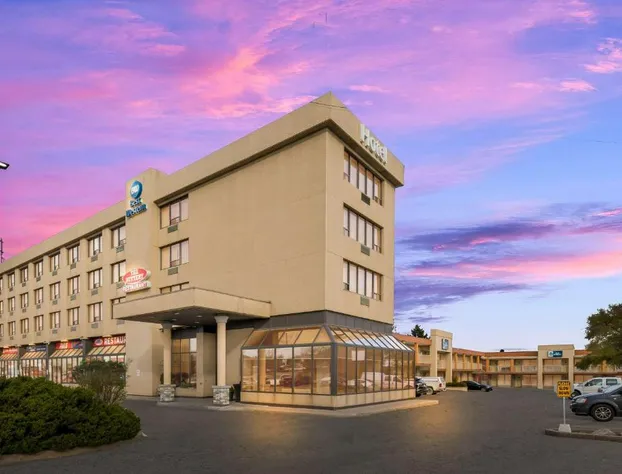 Best Western Voyageur Place Hotel hotel detail image 1