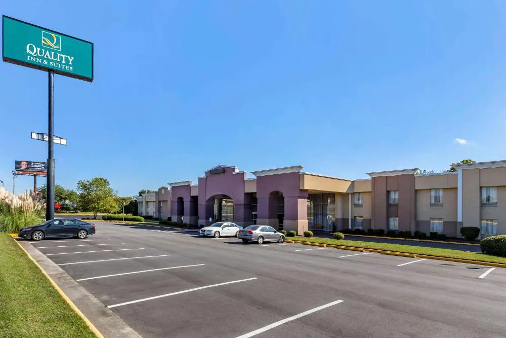 Quality Inn & Suites - Greensboro-High Point hotel hero