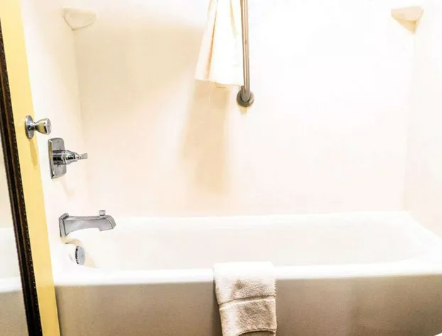 Quality Inn Whiteville North hotel detail image 3