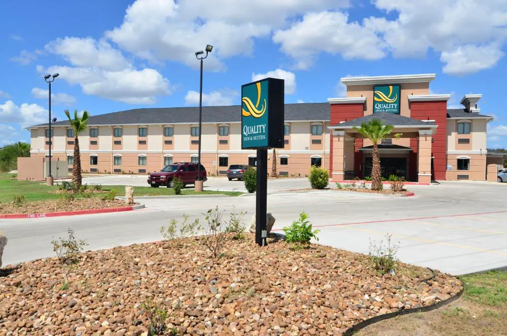 Quality Inn & Suites Kenedy - Karnes City hotel hero
