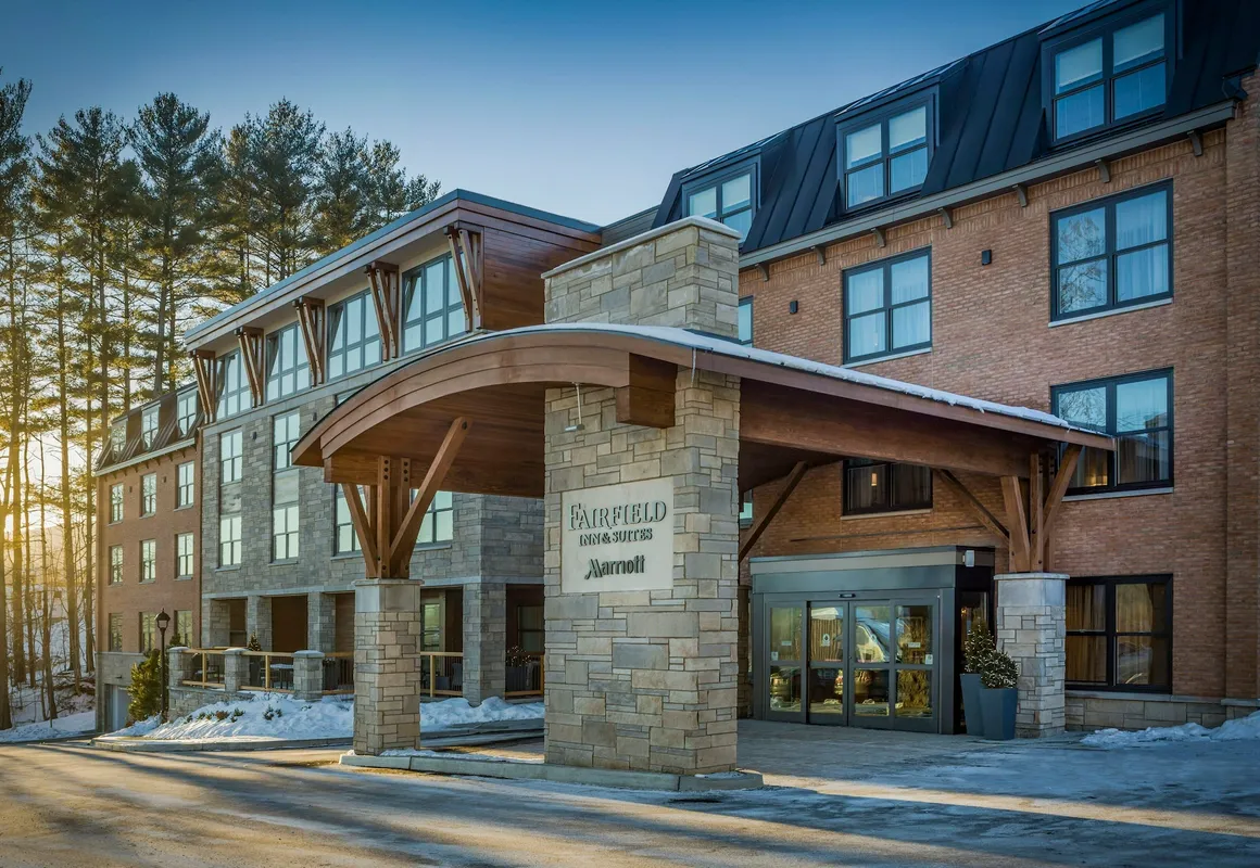 Fairfield Inn & Suites by Marriott Waterbury Stowe hotel hero