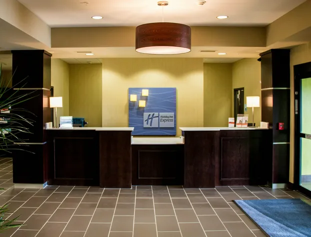 Holiday Inn Express & Suites Sikeston Southwest by IHG hotel detail image 2