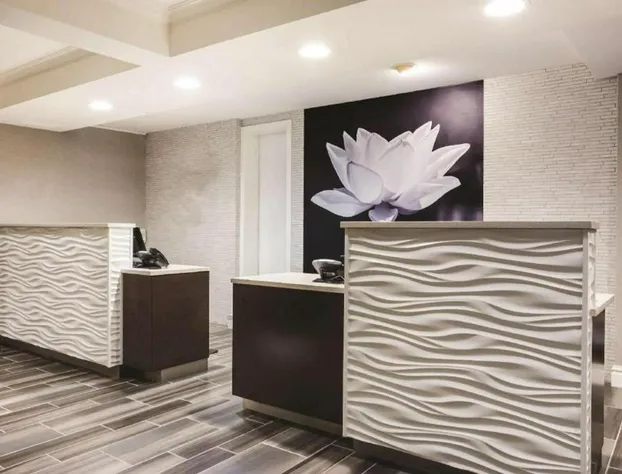 La Quinta Inn Bellevue Kirkland hotel detail image 1