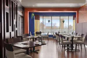 Days Inn & Conference Centre by Wyndham Blainville hotel detail image 4