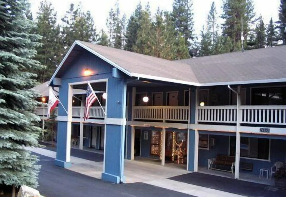 Christmas Tree Inn hotel hero