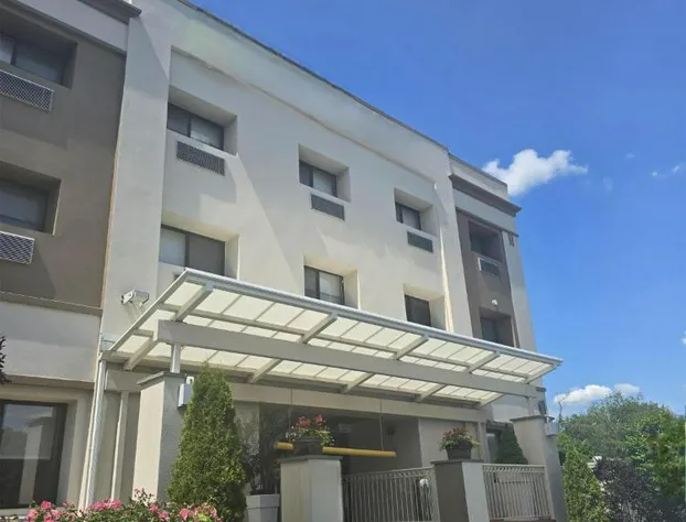 Best Western Roslyn-Long Island Hotel hotel detail image 1