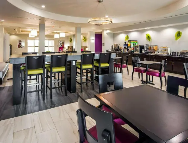 Best Western Plus Dilley Inn & Suites hotel detail image 2