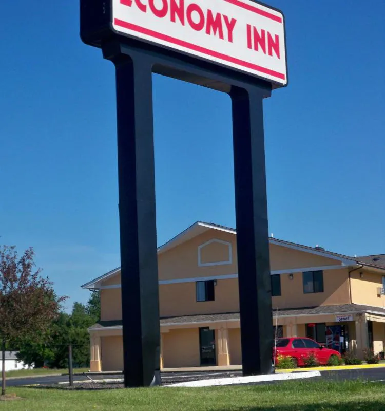 Economy Inn Wentzville hotel hero
