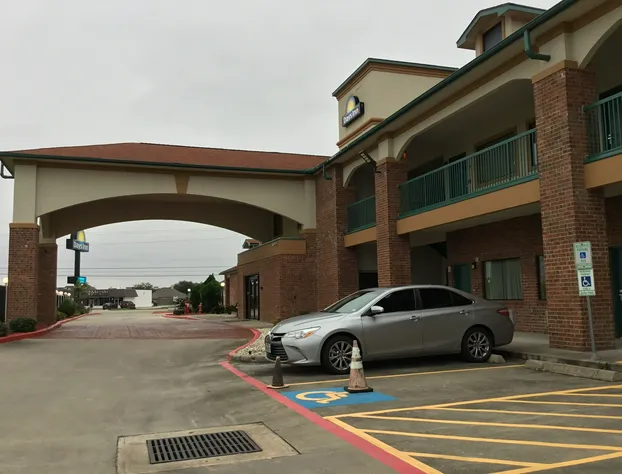 Days Inn by Wyndham Baytown East hotel detail image 3