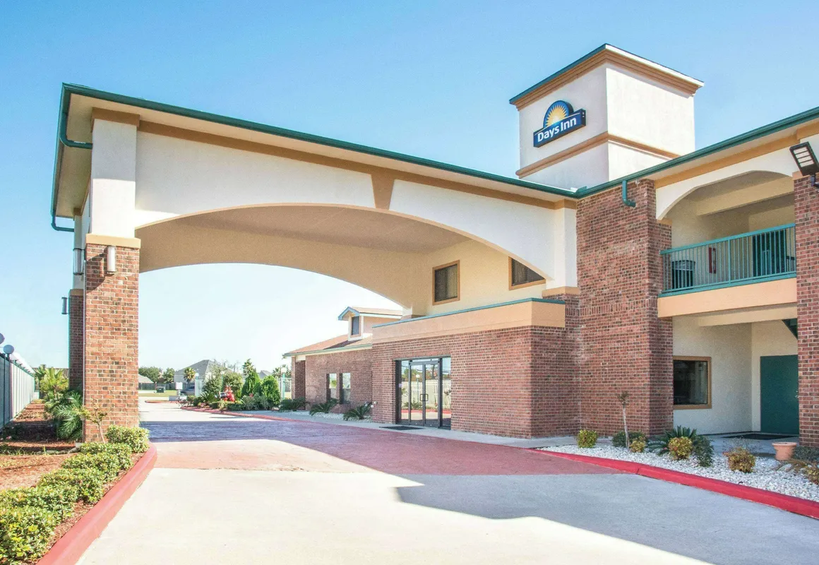 Days Inn by Wyndham Baytown East hotel hero