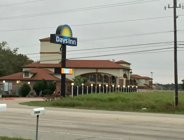 Days Inn by Wyndham Baytown East hotel detail image 1