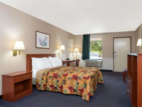 Knights Inn Elizabethtown hotel detail image 2