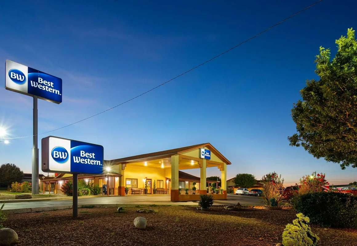 Best Western Santa Rosa Inn hotel hero