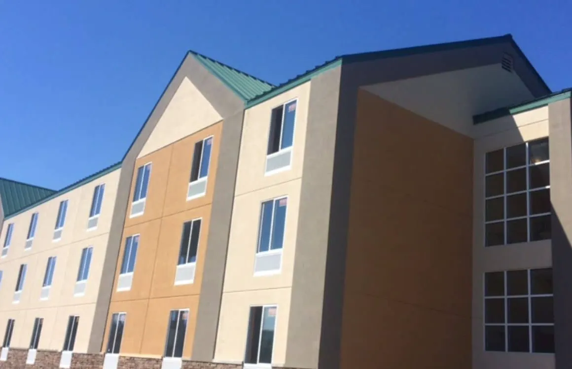 Plymouth Bay Inn and Suites hotel hero