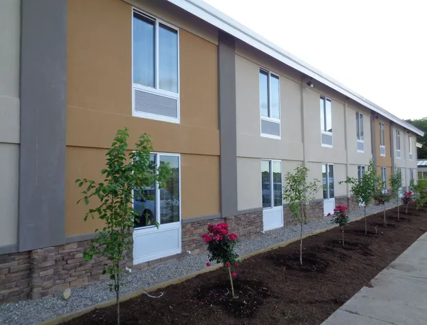 Plymouth Bay Inn and Suites hotel detail image 2