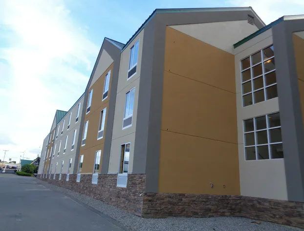 Plymouth Bay Inn and Suites hotel detail image 3