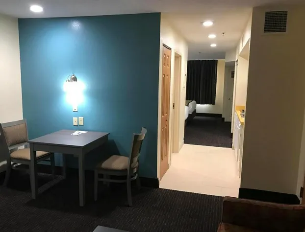 Plymouth Bay Inn and Suites hotel detail image 3