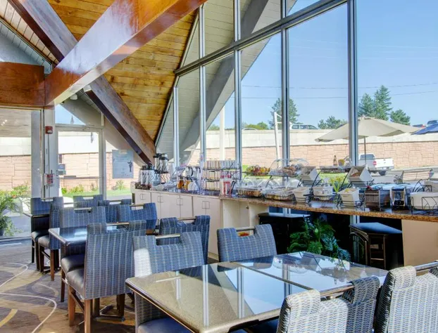 Plymouth Bay Inn and Suites hotel detail image 4