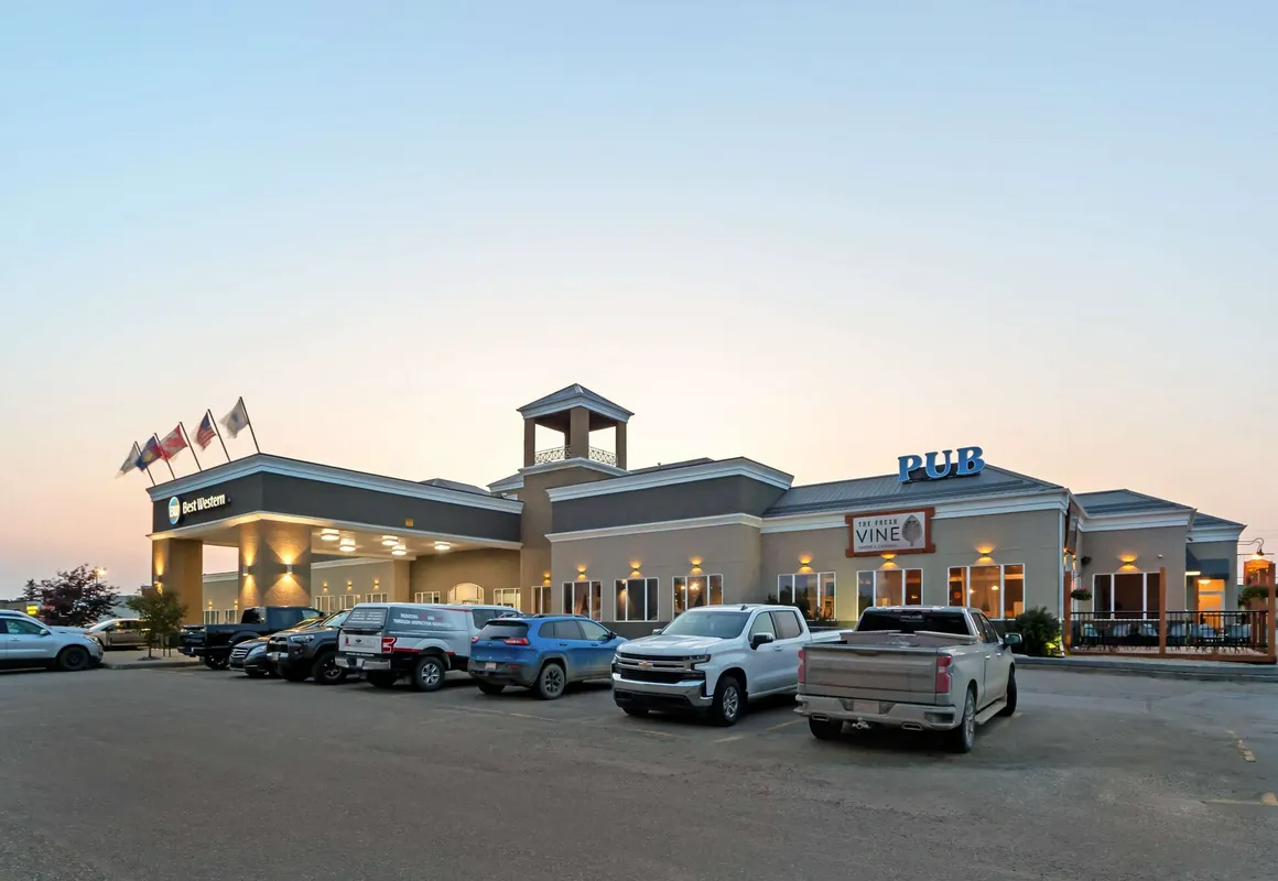 Best Western High Road Inn hotel hero