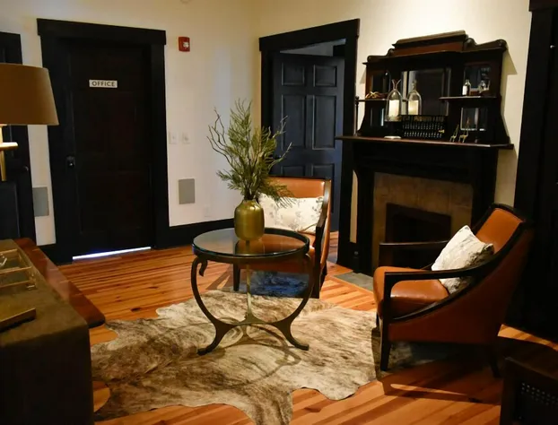 Sparrow Grove Manor hotel detail image 2