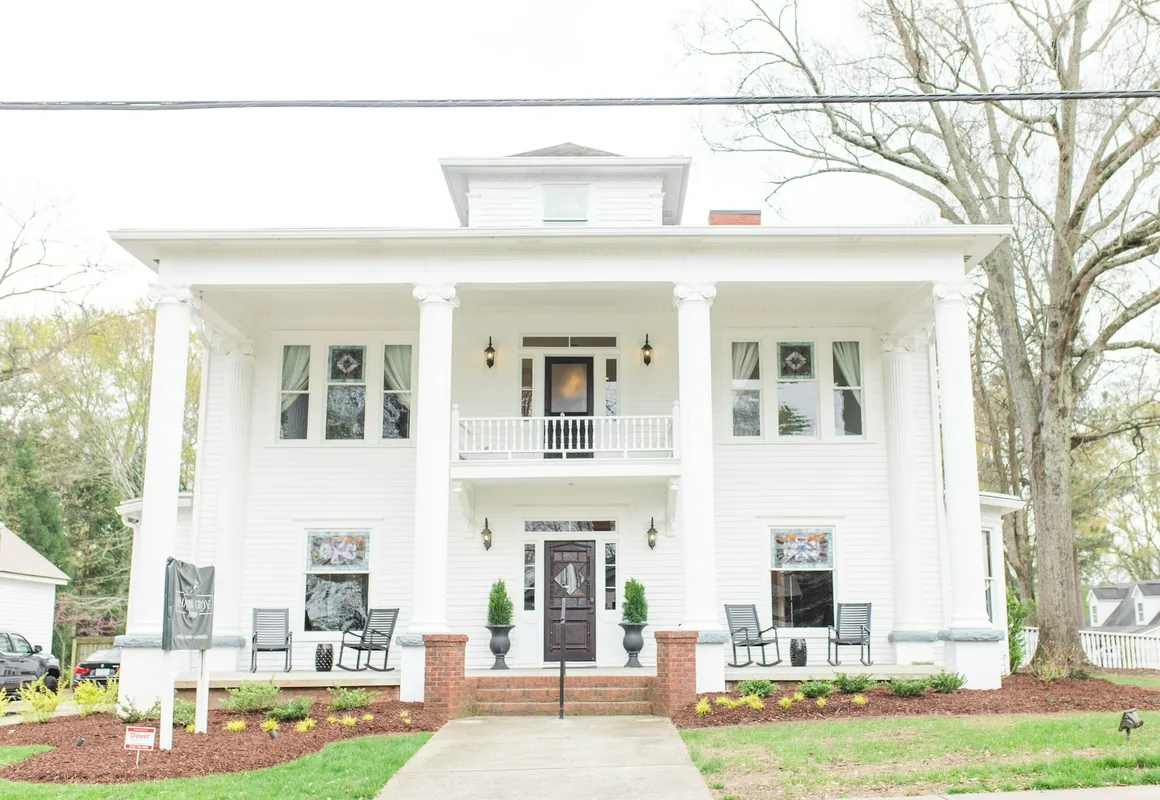 Sparrow Grove Manor hotel hero