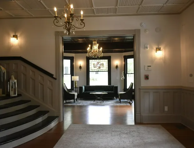 Sparrow Grove Manor hotel detail image 2