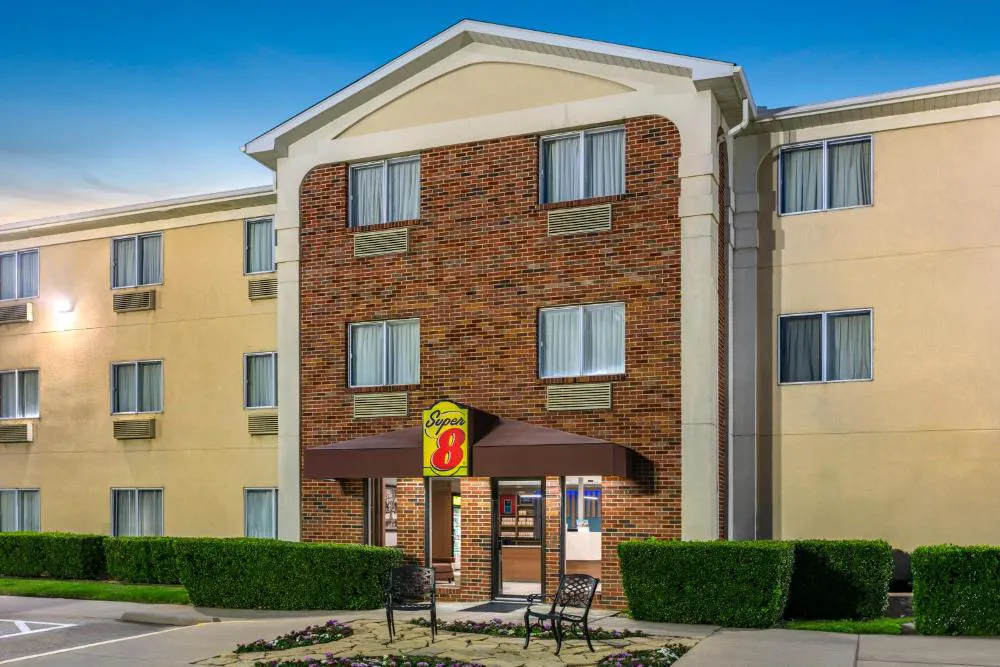 Super 8 by Wyndham Grapevine/DFW Airport Northwest hotel hero