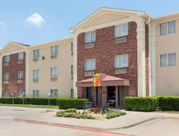 Super 8 by Wyndham Grapevine/DFW Airport Northwest hotel detail image 2