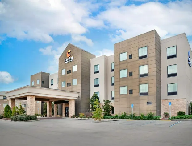 Comfort Inn & Suites hotel detail image 2