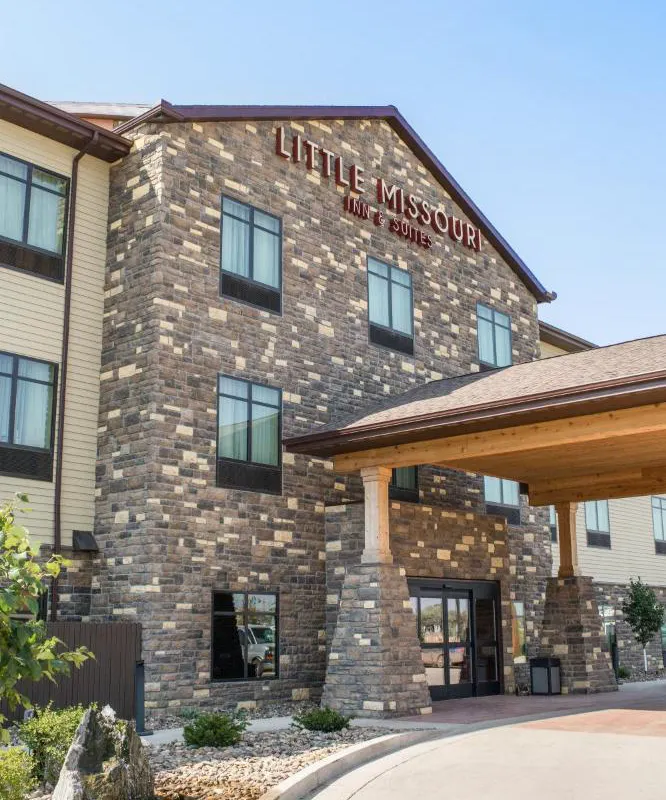 Little Missouri Inn & Suites New Town hotel hero