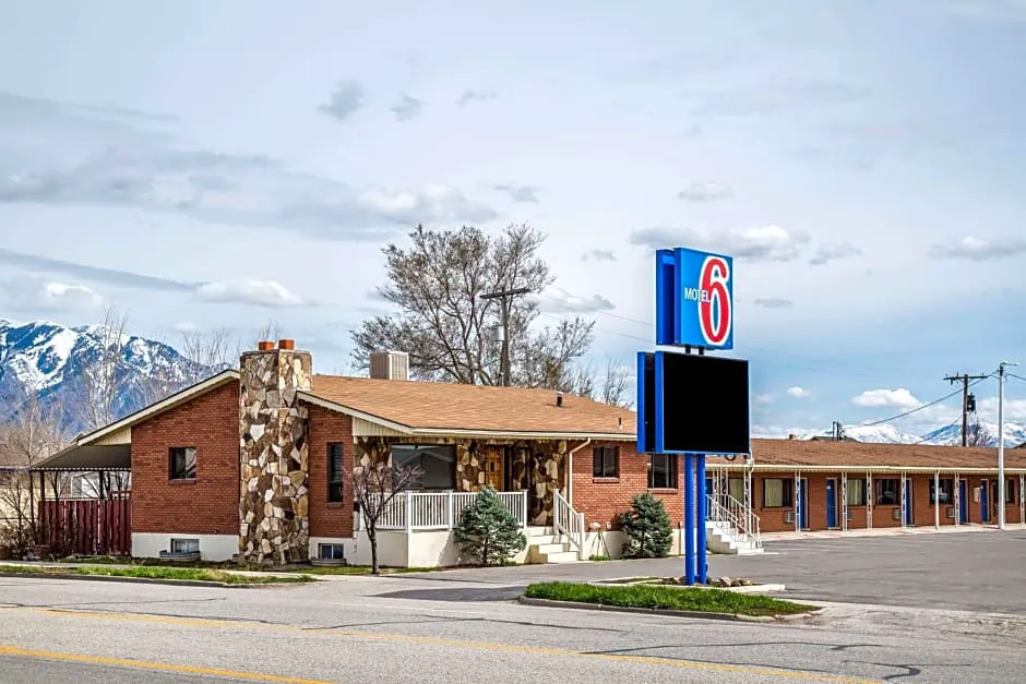 Motel 6 Tremonton, UT hotel hero