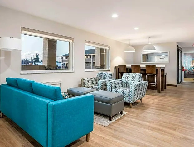 Clarion Pointe East Lansing University Area hotel detail image 3