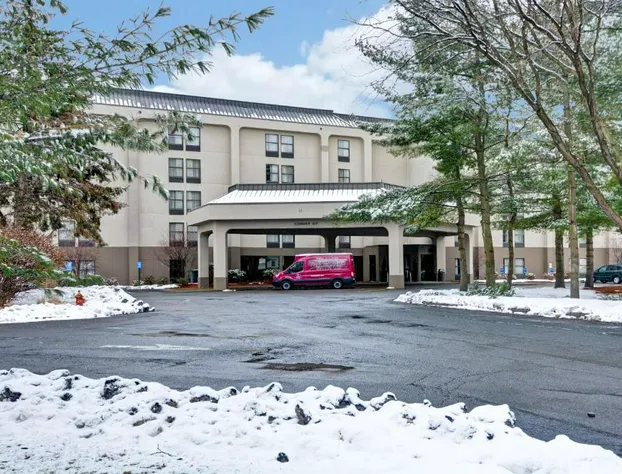 Hampton Inn Albany-Wolf Road (Airport) hotel detail image 1