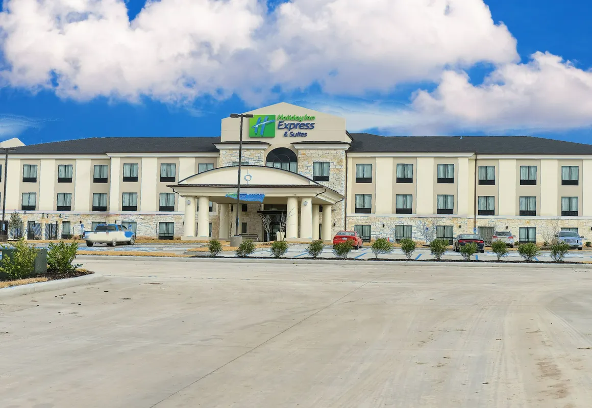 Holiday Inn Express & Suites Cuero by IHG hotel hero