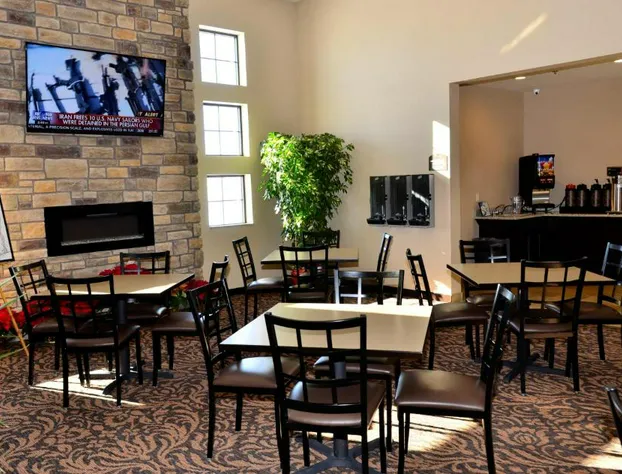 Cobblestone Inn & Suites - Holstein hotel detail image 2