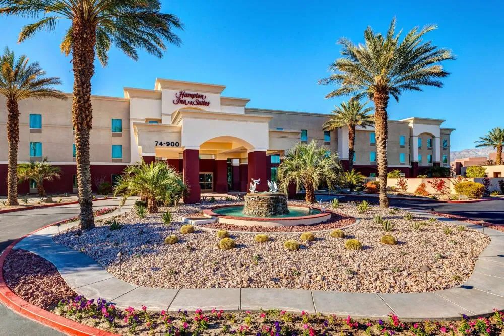 Hampton Inn & Suites Palm Desert hotel hero