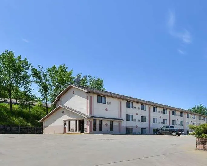 Dickinson Inn hotel hero