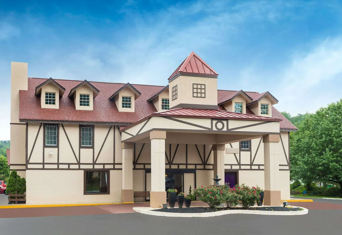 Baymont by Wyndham Helen hotel hero