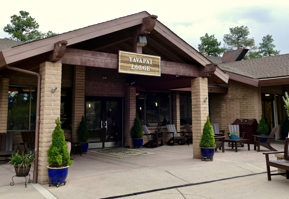 Yavapai Lodge hotel hero