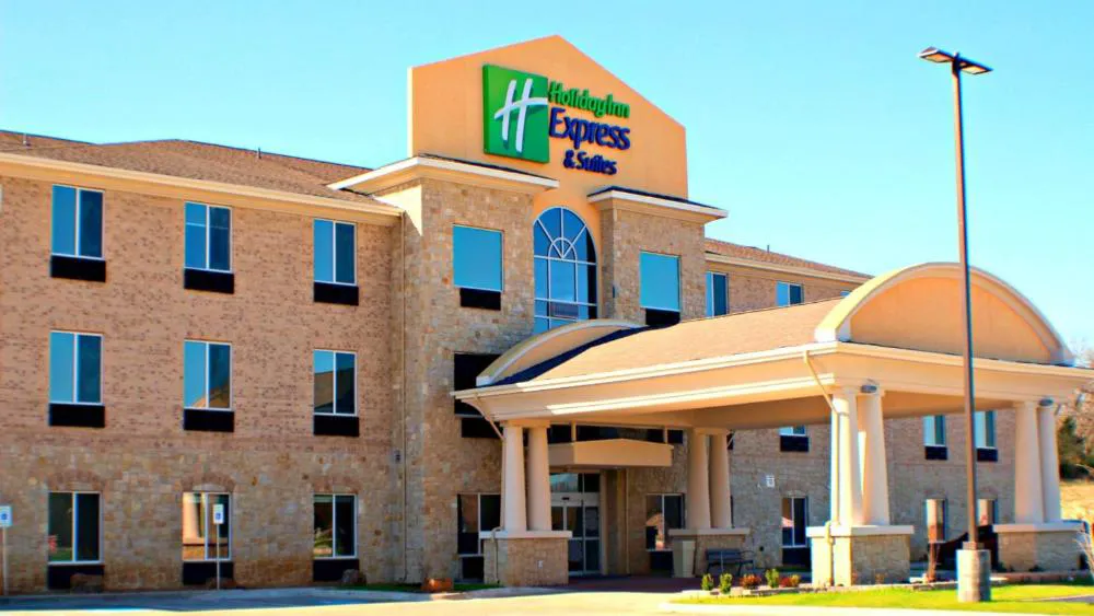 Holiday Inn Express & Suites Bonham by IHG hotel hero