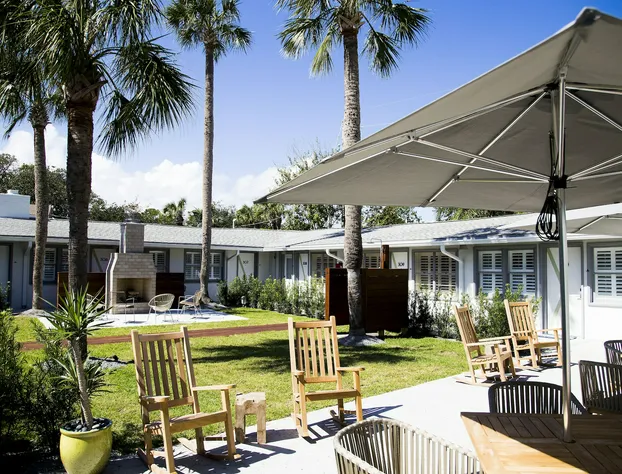 The Hotel Palms Courtyard hotel detail image 4