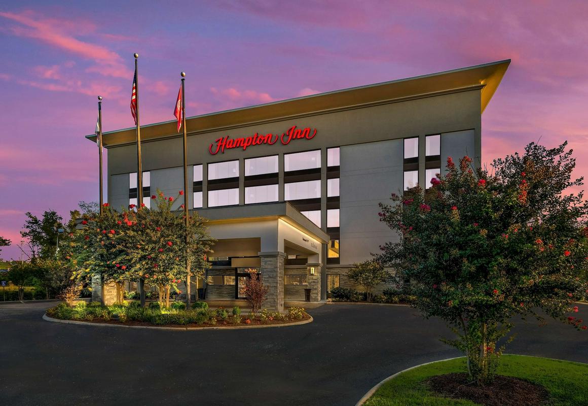 Hampton Inn Oak Ridge Knoxville hotel hero
