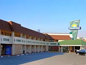 Days Inn by Wyndham Arlington/Washington DC hotel detail image 1