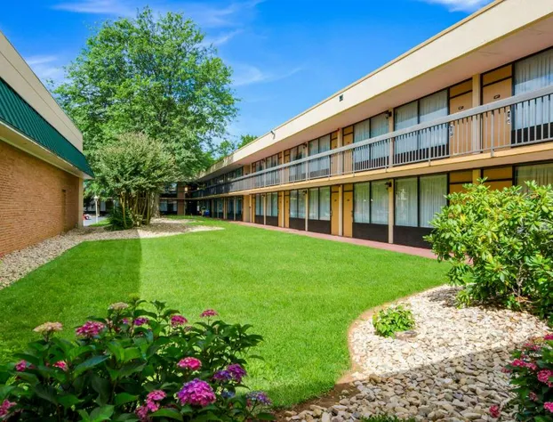 Quality Inn Roanoke Airport hotel detail image 4