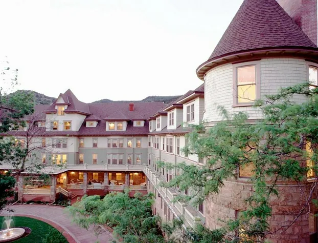 Cliff House at Pikes Peak hotel detail image 3