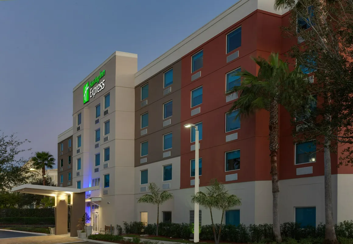 Holiday Inn Express Hotel & Suites Ft Lauderdale Airport/Cru by IHG hotel hero