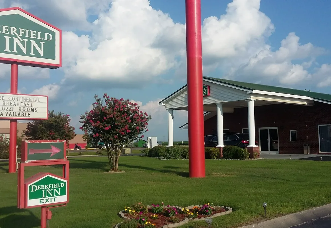 Deer Field Inn hotel hero