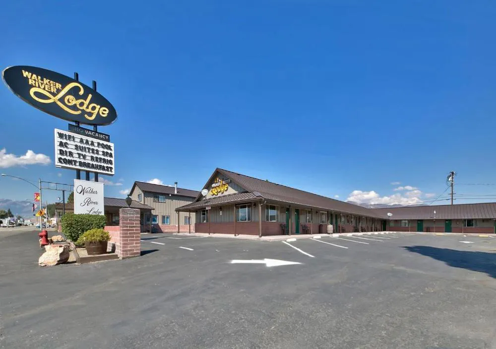 Walker River Lodge hotel hero