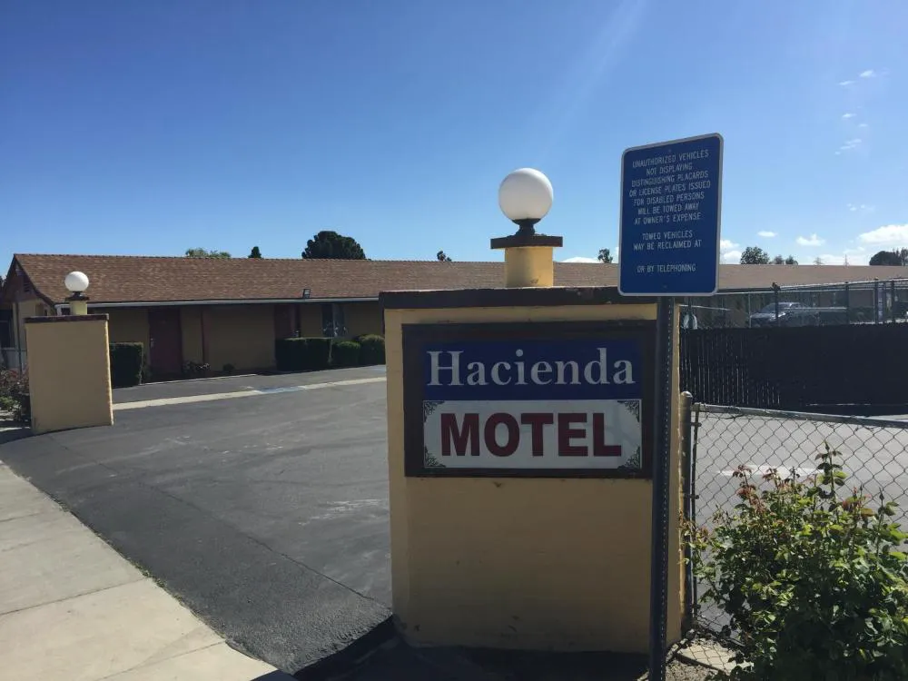 Hacienda Motel hotel hero