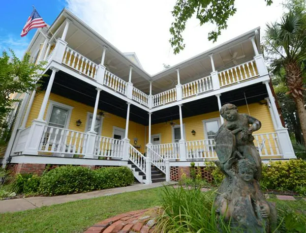 Coombs Inn & Suites hotel detail image 1